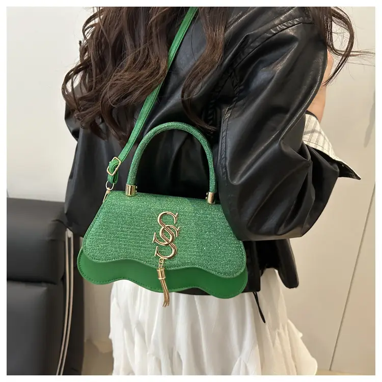 Red Glitter Letter Hardware Shoulder Bag — feature 18