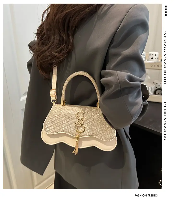 Red Glitter Letter Hardware Shoulder Bag — feature 2