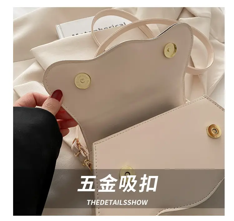 Red Glitter Letter Hardware Shoulder Bag — feature 5