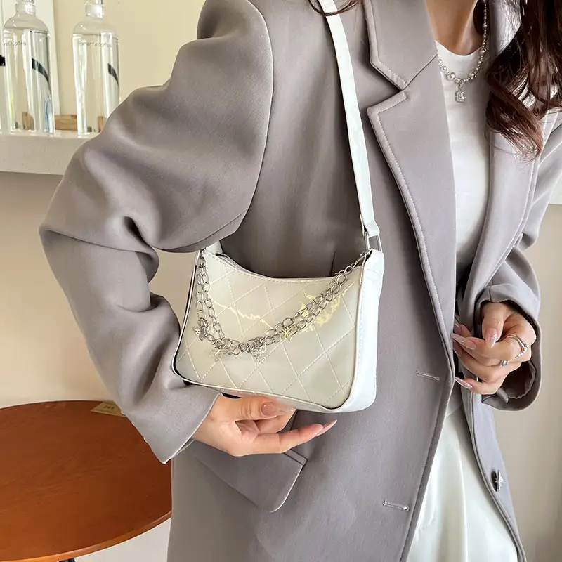 Black Butterfly Chain Shoulder Bag for Women - Image 4