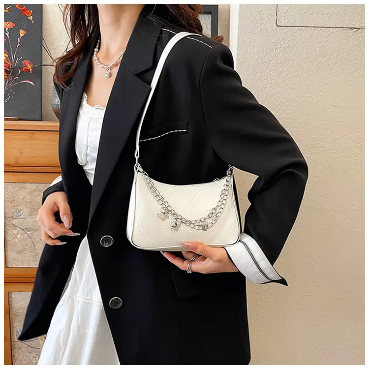 Black Butterfly Chain Shoulder Bag for Women — feature 13