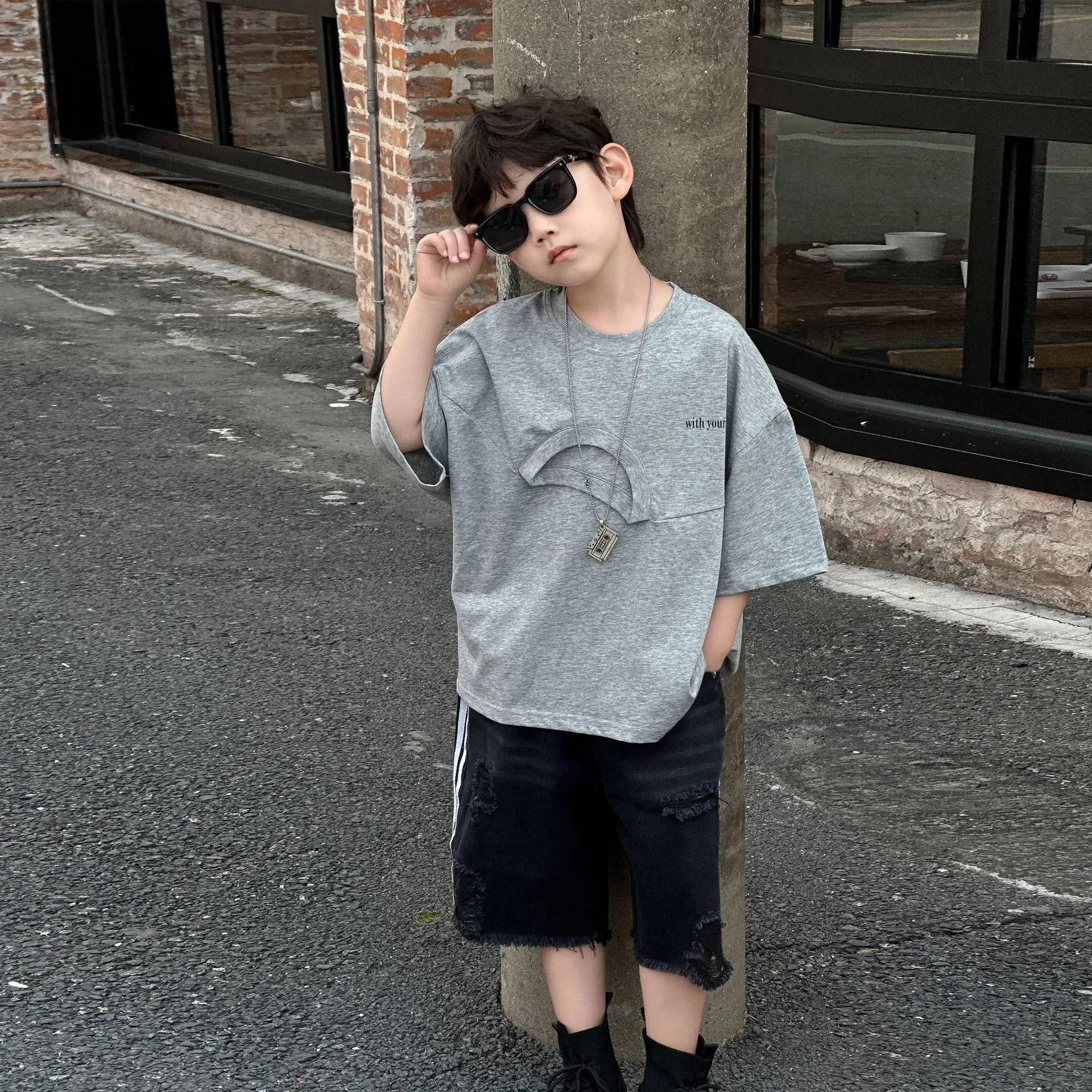 Kids Casual Grey T-Shirt Shorts Set Summer 2025 — feature 2