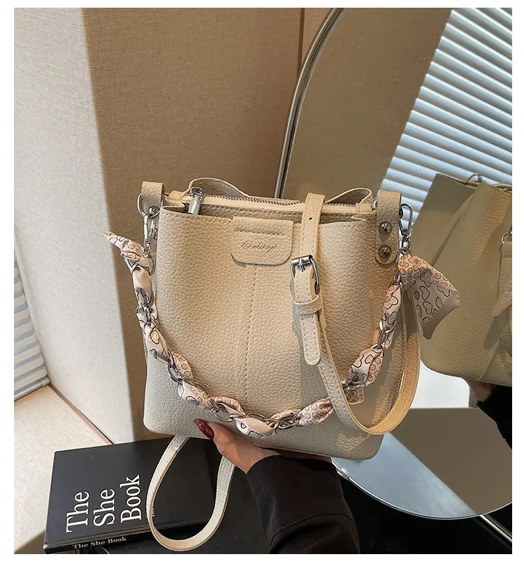 Black Korean Style Crossbody Bag for Women 2026 — feature 1