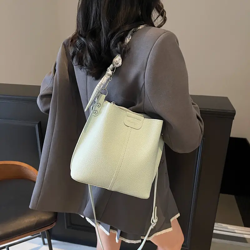 Black Korean Style Crossbody Bag for Women 2026 — feature 19