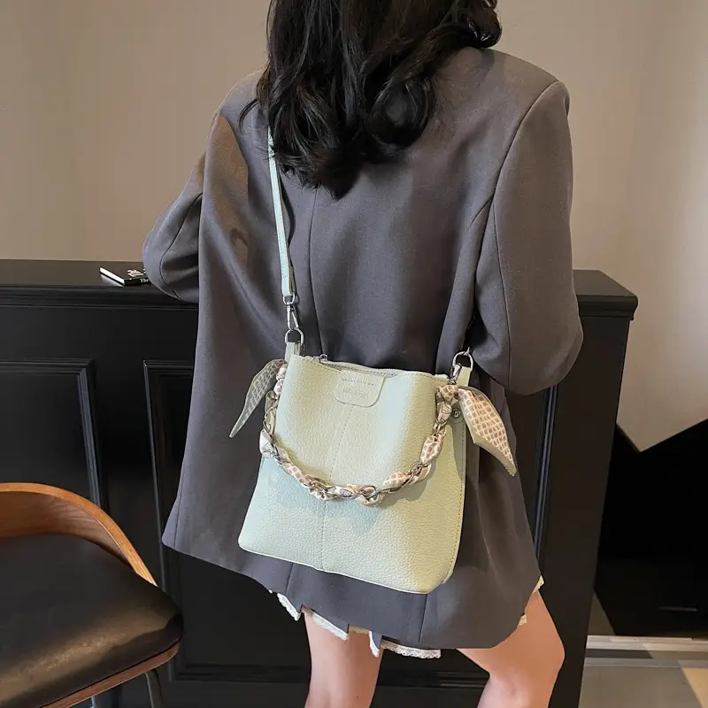 Black Korean Style Crossbody Bag for Women 2026 — feature 23