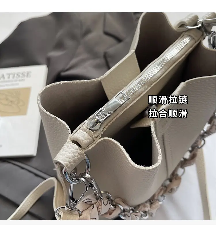 Black Korean Style Crossbody Bag for Women 2026 — feature 9