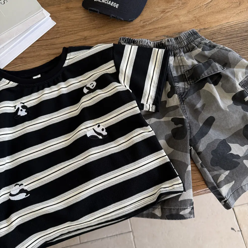 Boys Striped T-Shirt Medium Large 2025 — feature 4