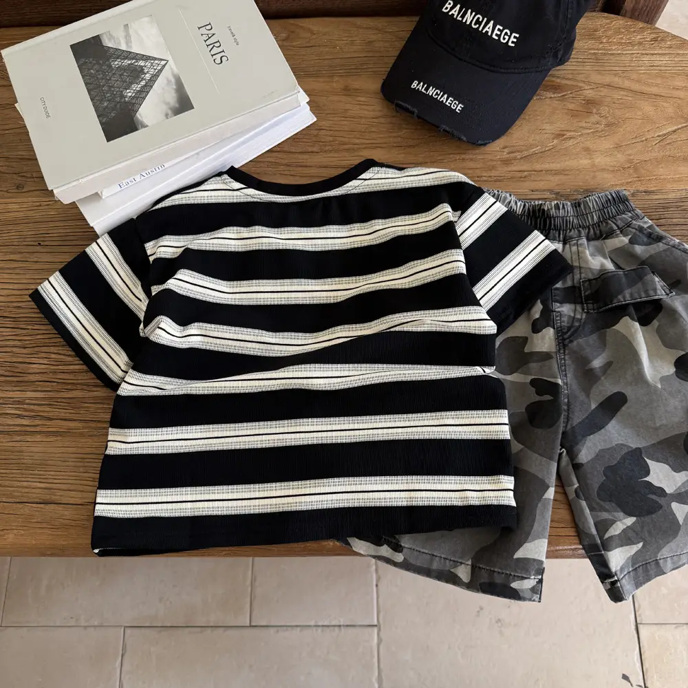 Boys Striped T-Shirt Medium Large 2025 — feature 7