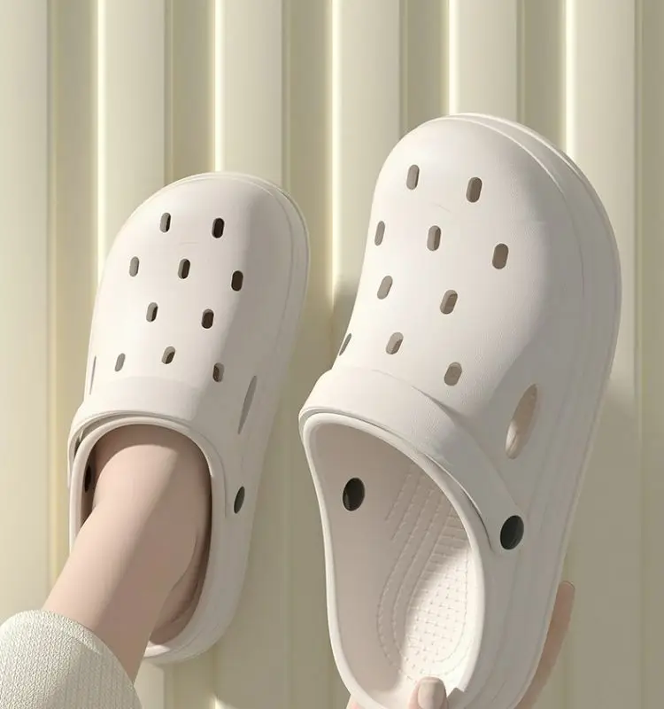 Croc Shoes Women's 2025 New Beach Outer Wear Eva Heightening Summer Toe-Toe Sandals Men's Slippers Wholesale — feature 5