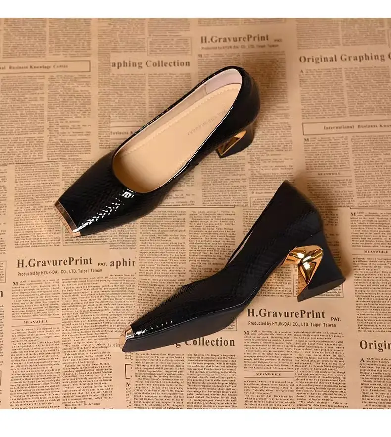 Snake Pattern Metal Iron Toe Shallow Mouth Flats for Women Spring & Fall French Style Thick Heel Versatile Comfortable Medium Heel Small Leather Shoes — feature 5