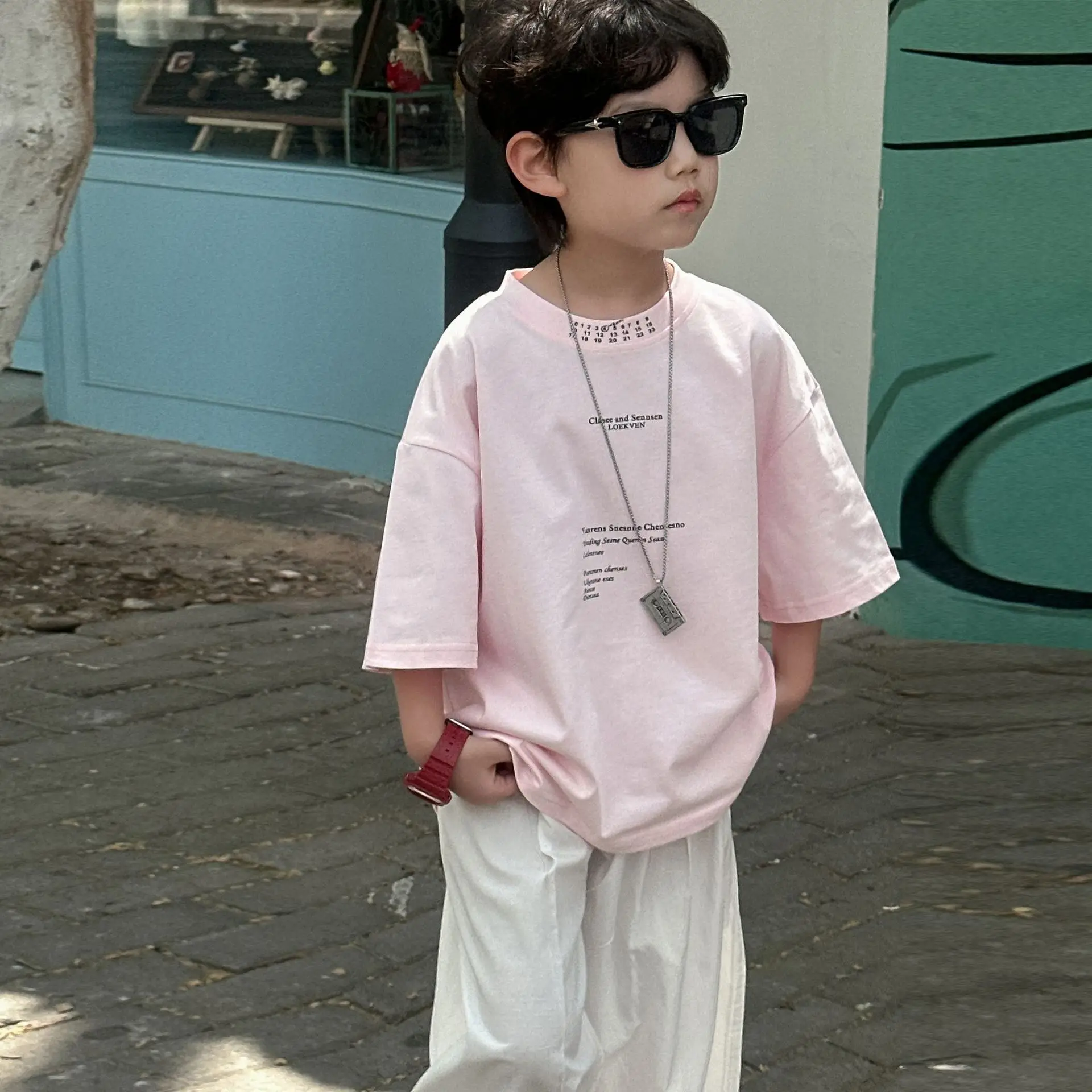 2025 Summer Boys Pink Letter T-Shirt White Pants β feature 6