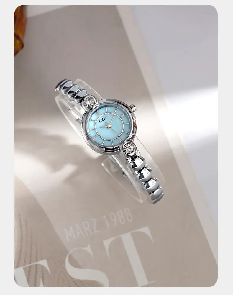 Goldie Light Luxury Women's Quartz Watch with Exquisite Alloy Bracelet — feature 11