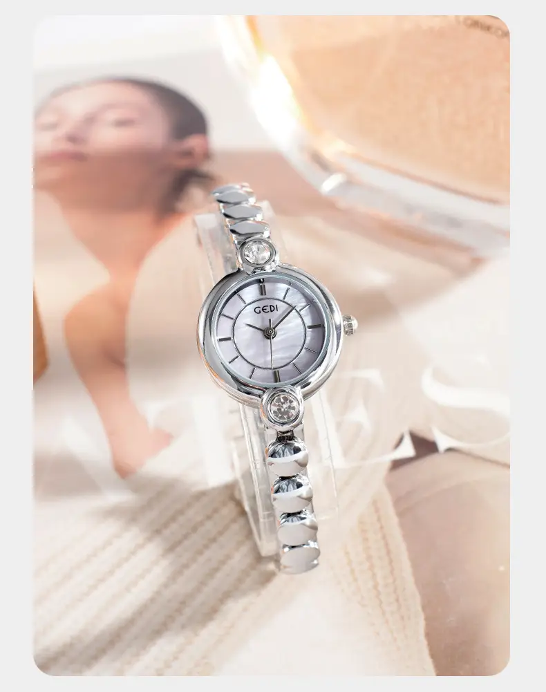 Goldie Light Luxury Women's Quartz Watch with Exquisite Alloy Bracelet — feature 12