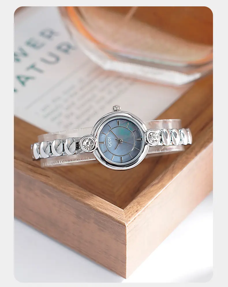 Goldie Light Luxury Women's Quartz Watch with Exquisite Alloy Bracelet — feature 15
