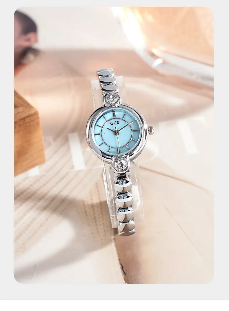 Goldie Light Luxury Women's Quartz Watch with Exquisite Alloy Bracelet — feature 17