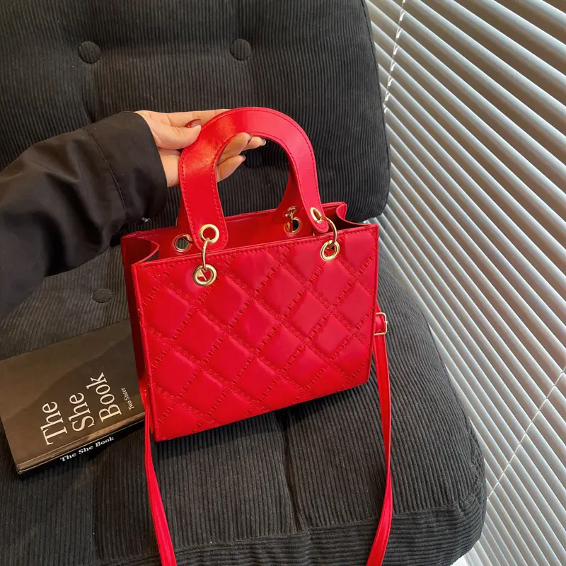 White Quilted Handbag for Women 2025 - Image 9