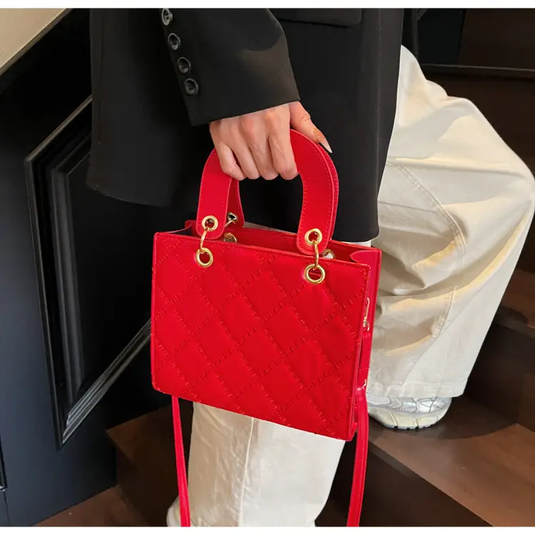 White Quilted Handbag for Women 2025 — feature 18