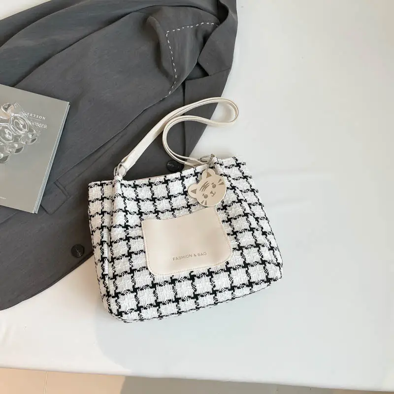 Women's Plaid Shoulder Bag Large Capacity 2025 - Image 2
