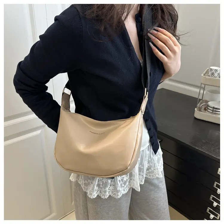 Korean Style Black Women's Shoulder Bag 2025 New — feature 10