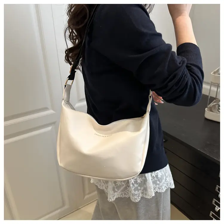 Korean Style Black Women's Shoulder Bag 2025 New — feature 11