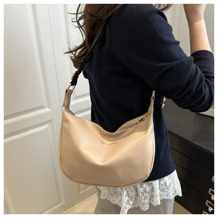 Korean Style Black Women's Shoulder Bag 2025 New — feature 9