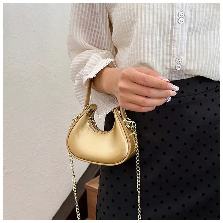 Red Glossy Chain Shoulder Bag for Women 2026 — feature 14