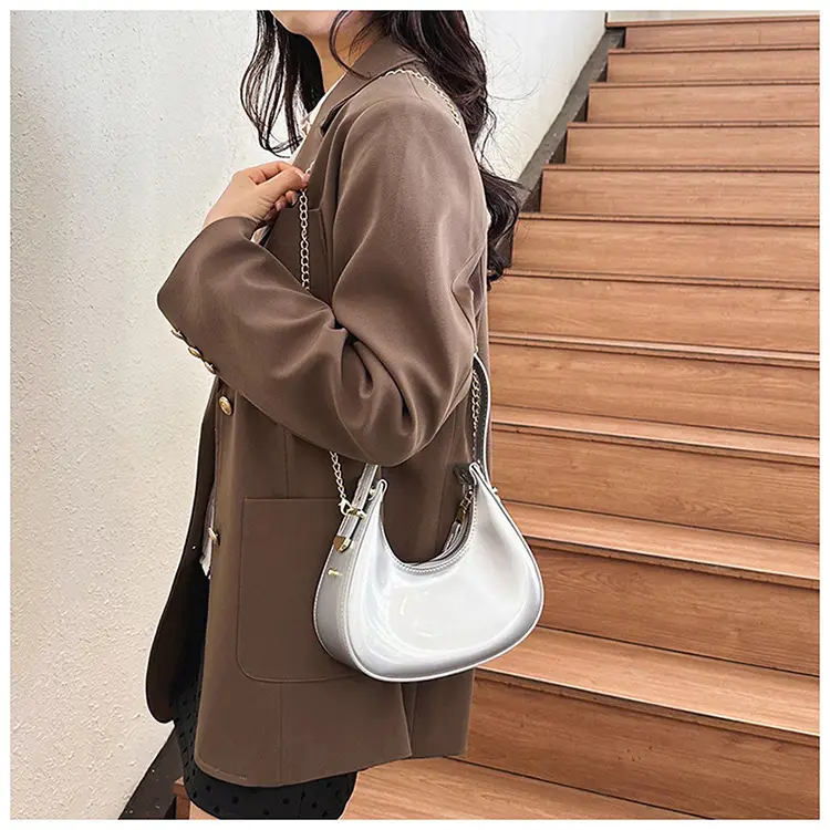 Red Glossy Chain Shoulder Bag for Women 2026 — feature 17