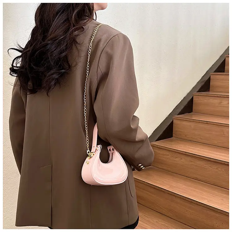 Red Glossy Chain Shoulder Bag for Women 2026 — feature 25