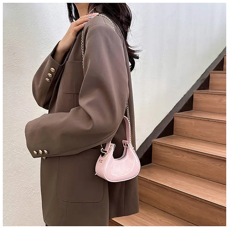 Red Glossy Chain Shoulder Bag for Women 2026 — feature 26