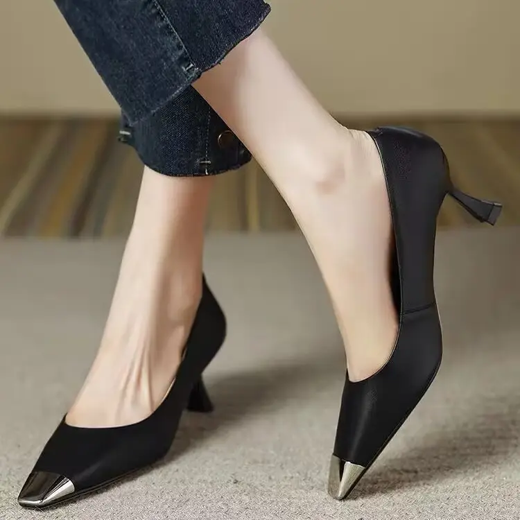 French Style Square Toe High Heels Women's Stiletto Heel Niche Design High-grade Metal Head Elegant Socialite Shallow Mouth Professional Single Shoes — feature 2