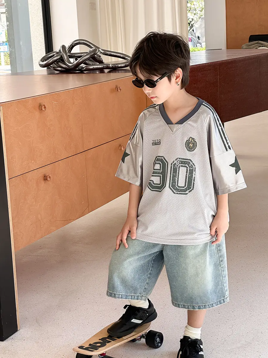 Aimo Beibei Boys Letter Patchwork T-Shirt Grey 2026 - Image 3