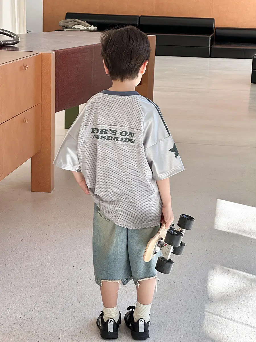 Aimo Beibei Boys Letter Patchwork T-Shirt Grey 2026 - Image 5