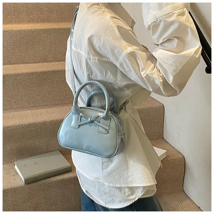 Women's Cream Bow Crossbody Bag 2025 — feature 13