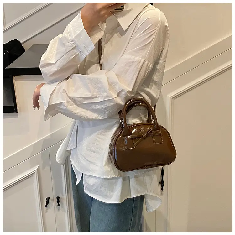 Women's Cream Bow Crossbody Bag 2025 — feature 18