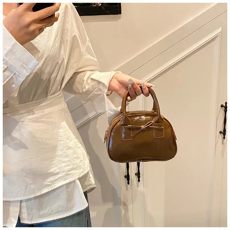 Women's Cream Bow Crossbody Bag 2025 — feature 19