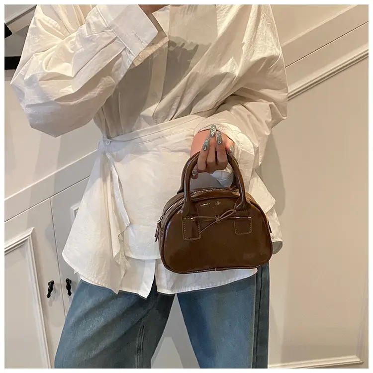 Women's Cream Bow Crossbody Bag 2025 — feature 20