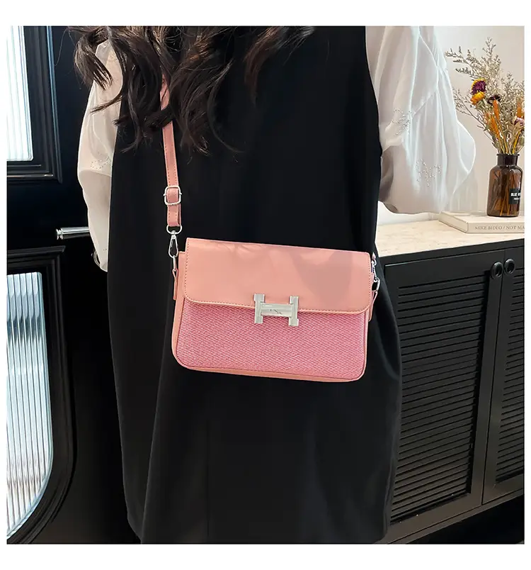 Women's Small Square H-Clasp Shoulder Bags 2025 — feature 12