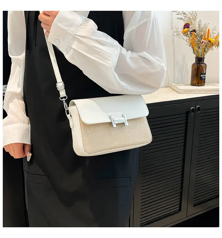 Women's Small Square H-Clasp Shoulder Bags 2025 — feature 14