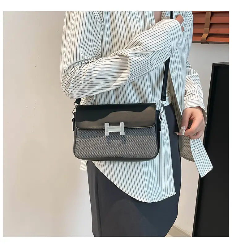 Women's Small Square H-Clasp Shoulder Bags 2025 — feature 20