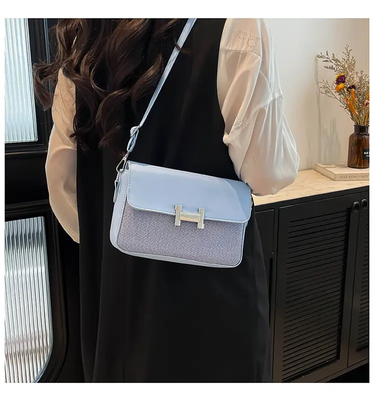 Women's Small Square H-Clasp Shoulder Bags 2025 — feature 7