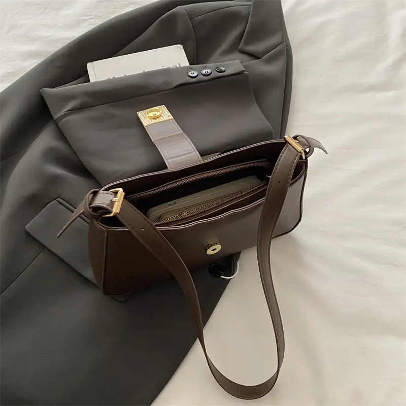 Women's White Fendi Logo Shoulder Bag 2026 - Image 7