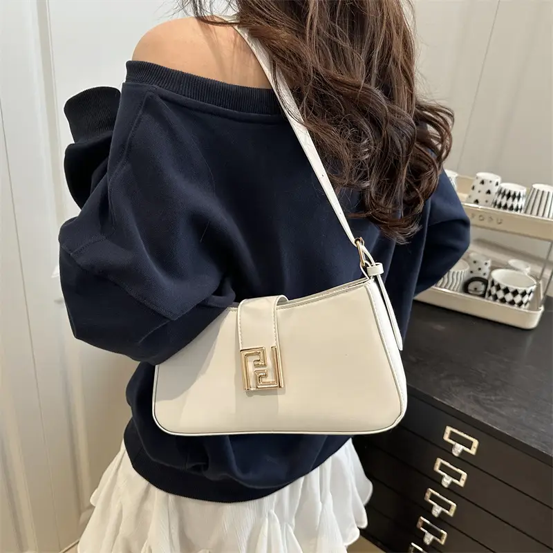 Women's White Fendi Logo Shoulder Bag 2026 - Image 9