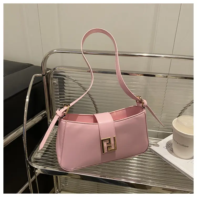Women's White Fendi Logo Shoulder Bag 2026 — feature 15