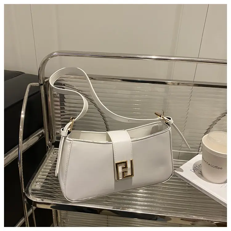 Women's White Fendi Logo Shoulder Bag 2026 — feature 17