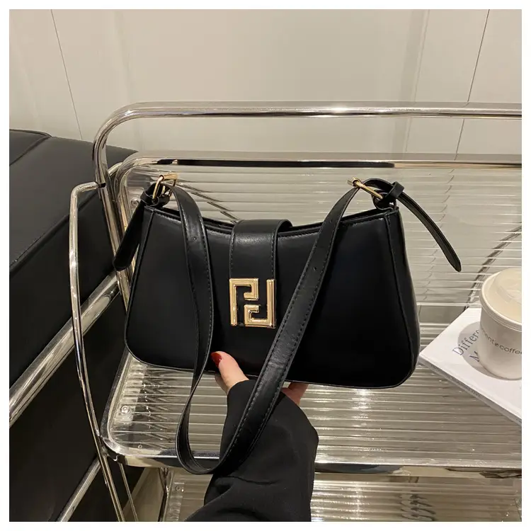 Women's White Fendi Logo Shoulder Bag 2026 — feature 19