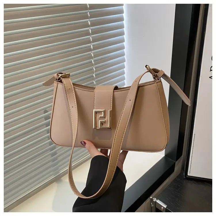 Women's White Fendi Logo Shoulder Bag 2026 — feature 21