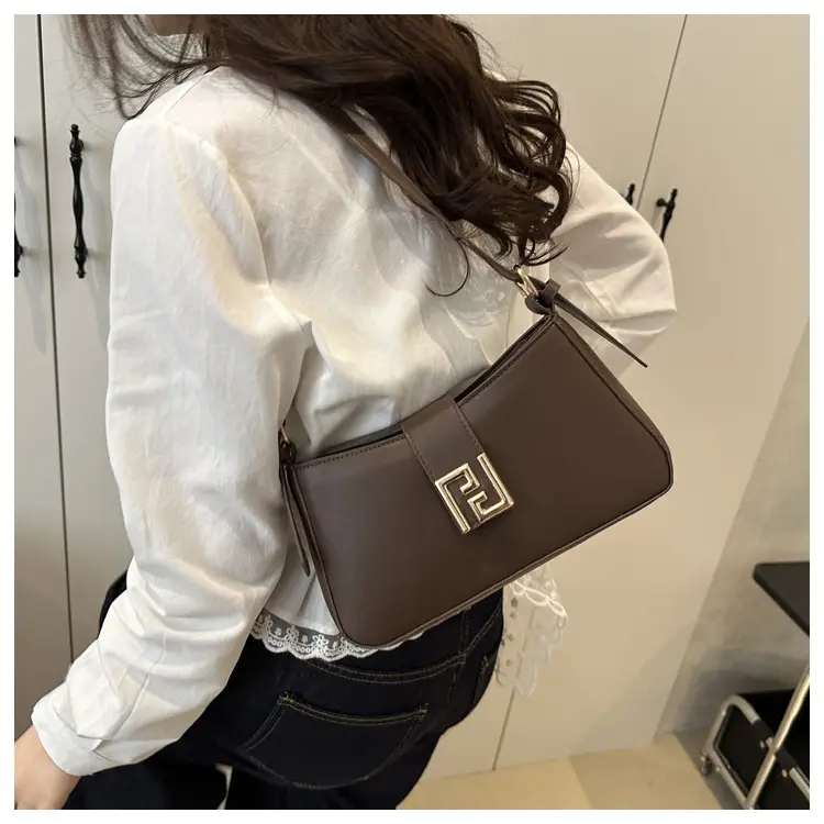 Women's White Fendi Logo Shoulder Bag 2026 — feature 35