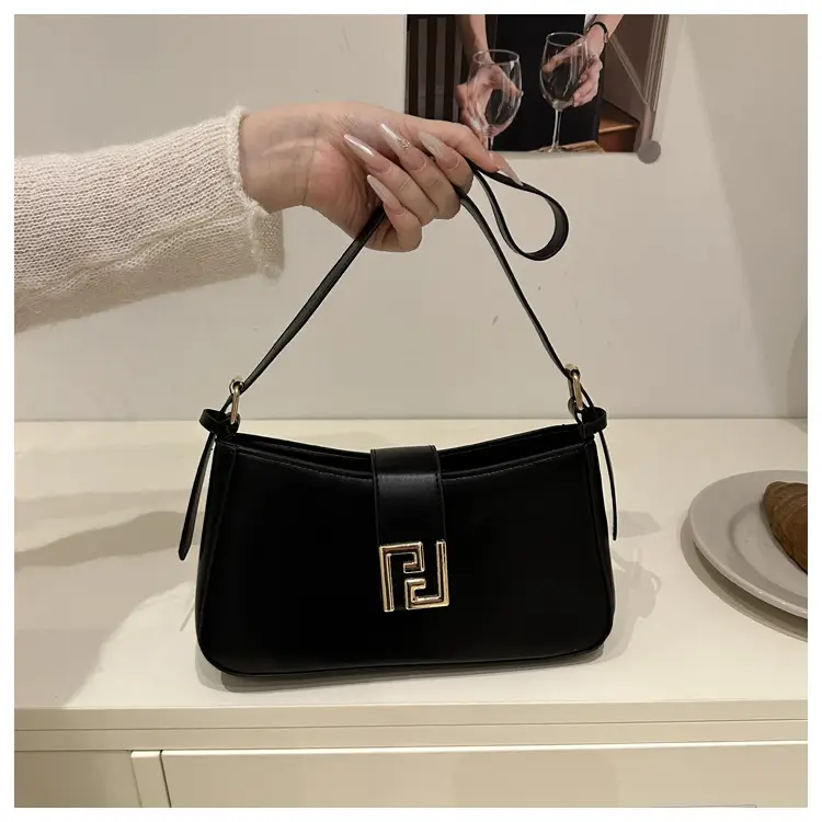 Women's White Fendi Logo Shoulder Bag 2026 — feature 40