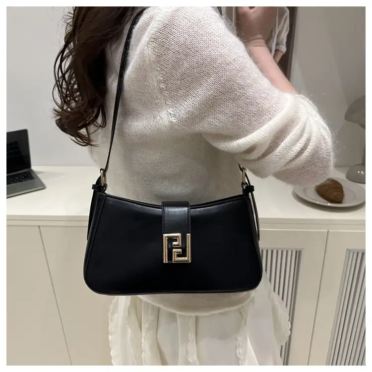 Women's White Fendi Logo Shoulder Bag 2026 — feature 43