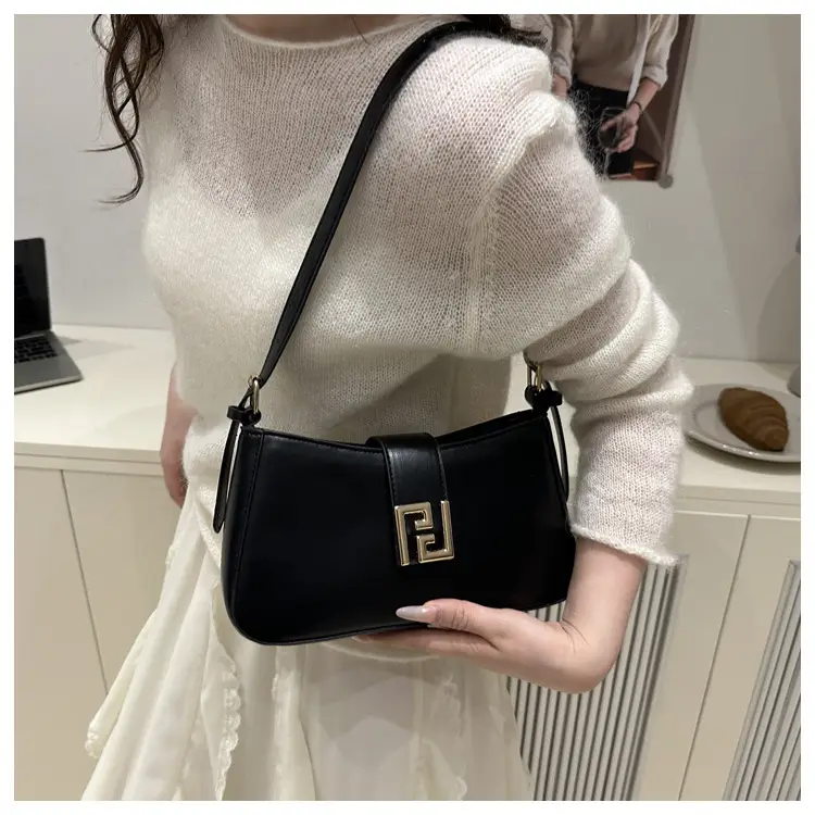 Women's White Fendi Logo Shoulder Bag 2026 — feature 49